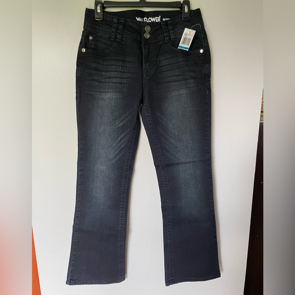 NWT Wallflower Curvy Fit Women’s Jeans, Size 9 Short